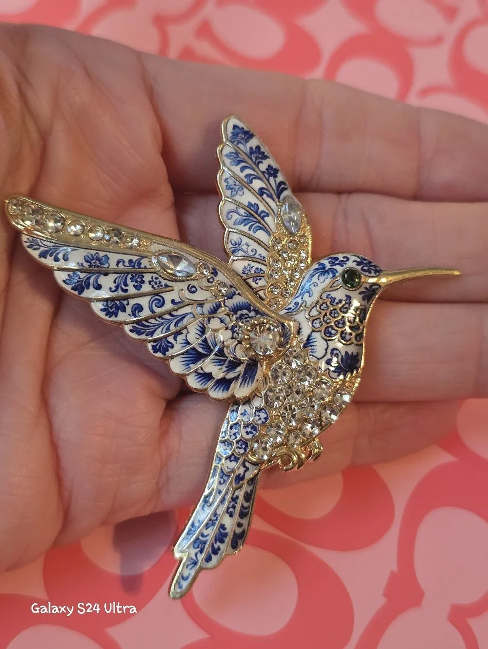 Beautiful Hummingbird Brooch NEW